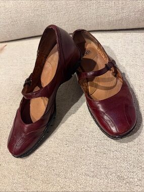 Sofft Women's Burgundy Leather Mary Jane Flats with Strap
